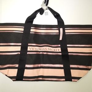 Nip Victoria's secret tote